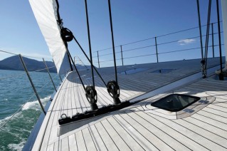 BARONG C Foredeck